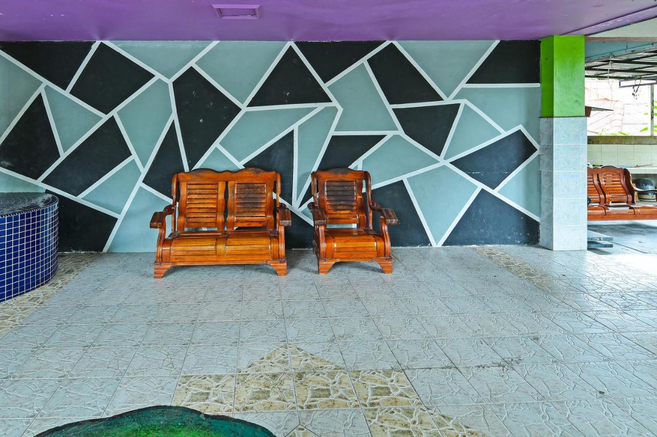 Oyo 90565 Teresek View Motel Kuala Tahan Buitenkant foto