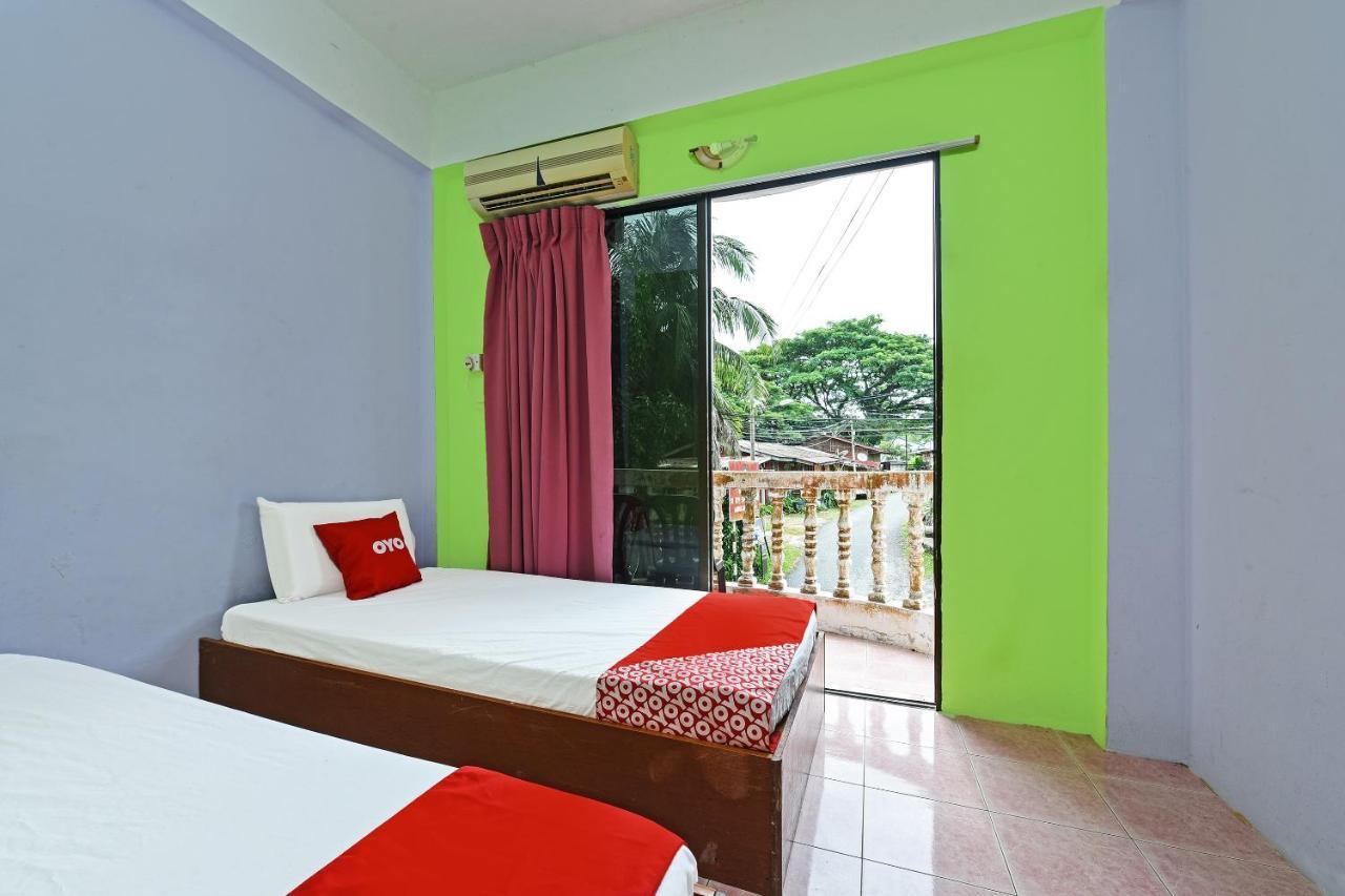Oyo 90565 Teresek View Motel Kuala Tahan Buitenkant foto