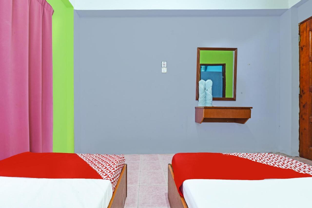Oyo 90565 Teresek View Motel Kuala Tahan Buitenkant foto