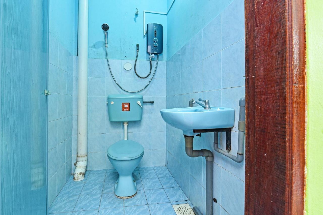 Oyo 90565 Teresek View Motel Kuala Tahan Buitenkant foto